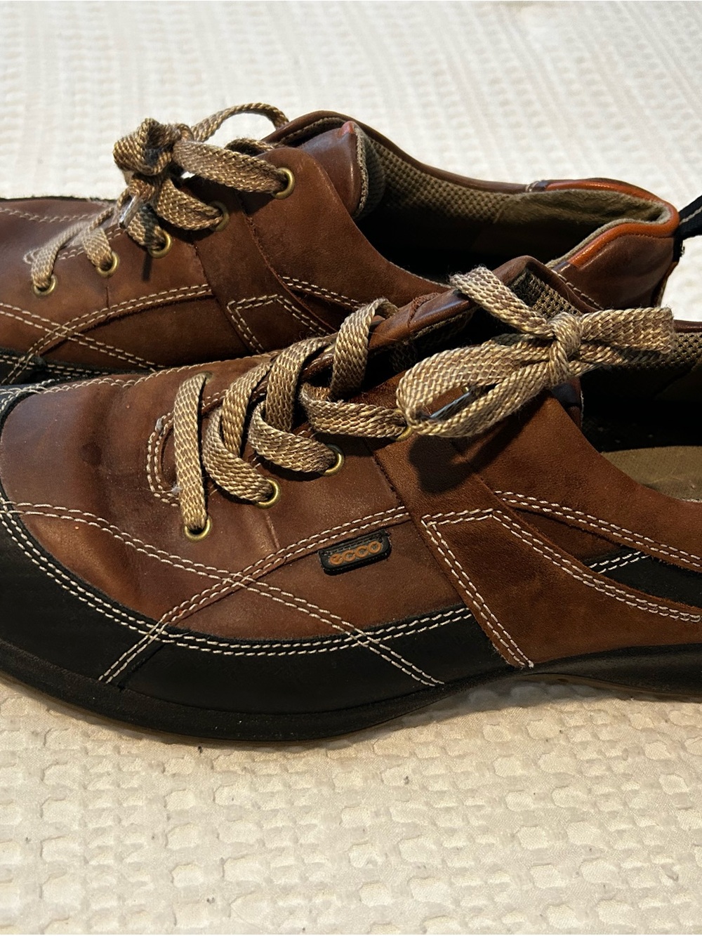 Ecco Men's Brown and Black Leather Lace-Up Sneakers